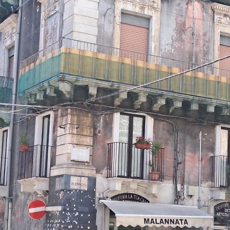 Tourist House La Castellana Apartment Catania Bagian luar foto