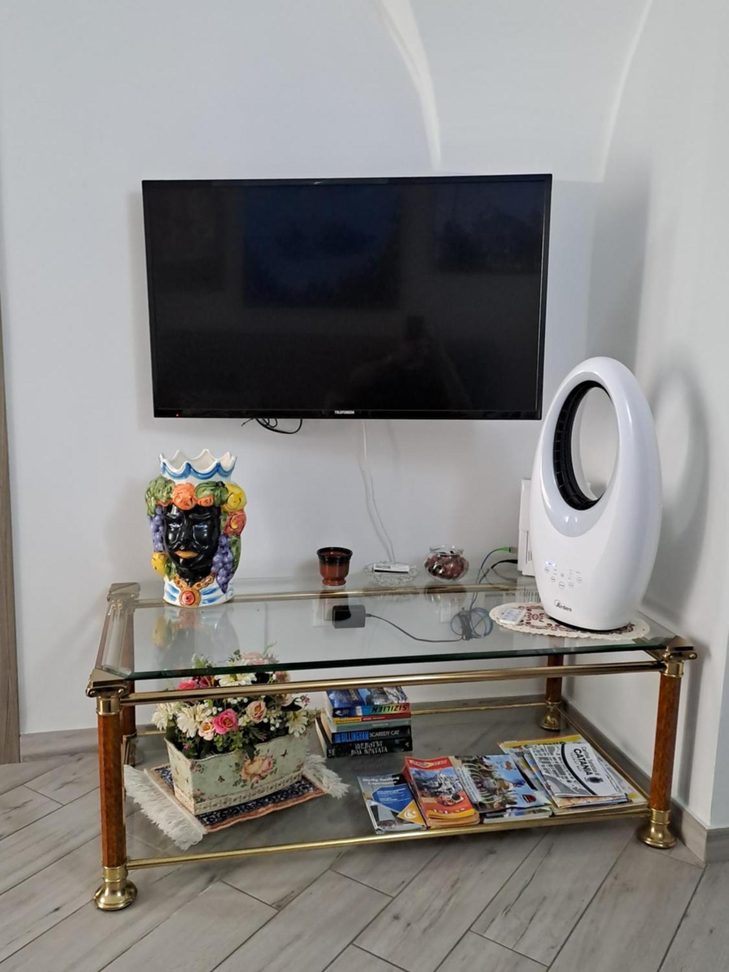Tourist House La Castellana Apartment Catania Bagian luar foto