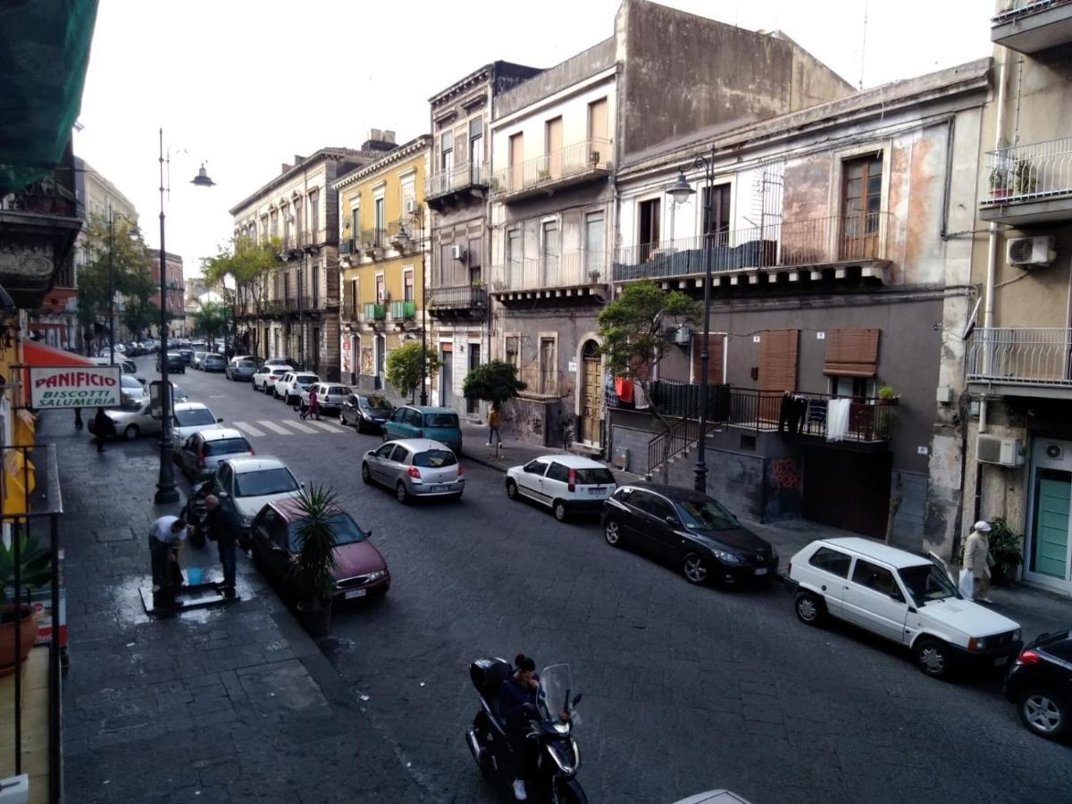 Tourist House La Castellana Apartment Catania Bagian luar foto