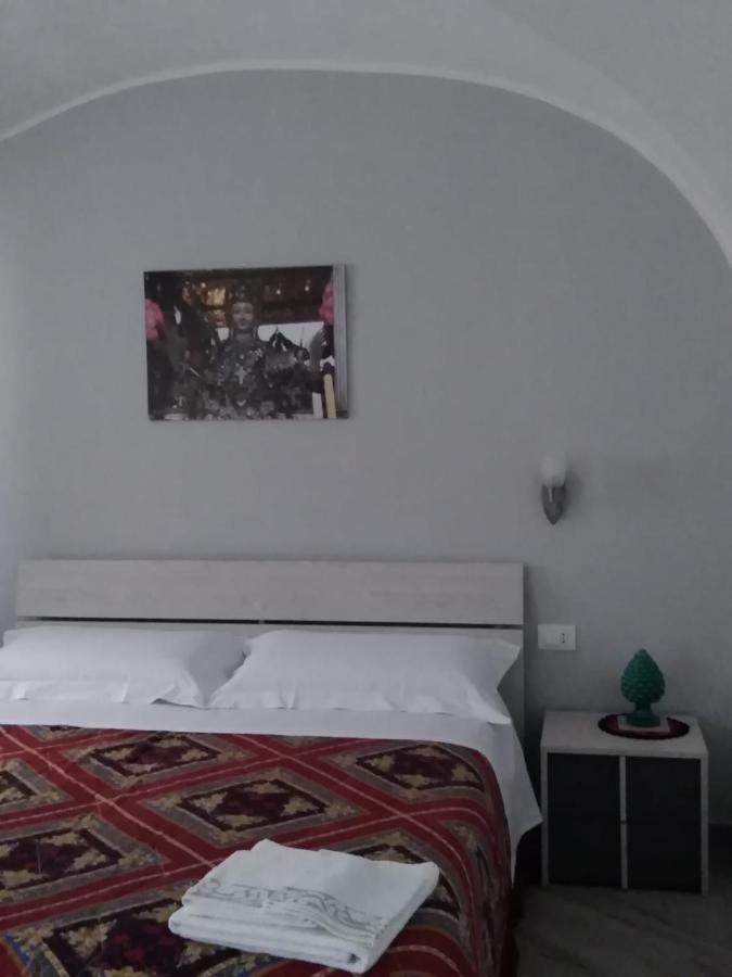 Tourist House La Castellana Apartment Catania Bagian luar foto