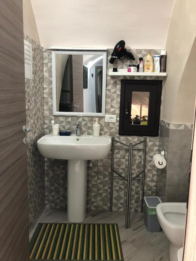Tourist House La Castellana Apartment Catania Bagian luar foto